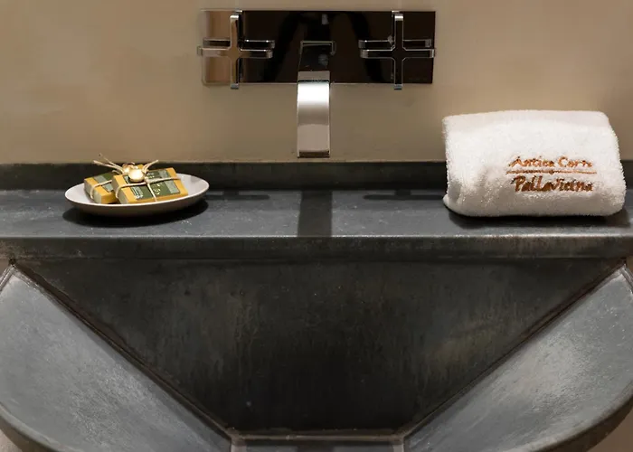 Antica Corte Pallavicina Relais *