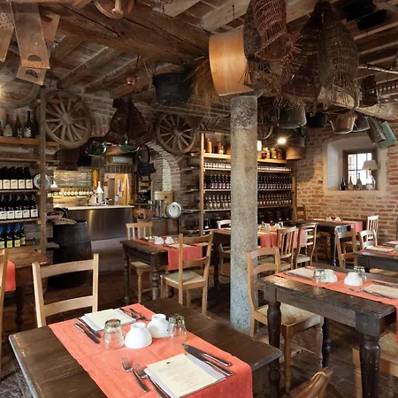 Antica Corte Pallavicina Relais Country house *
