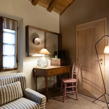 Antica Corte Pallavicina Relais Kır Evi *