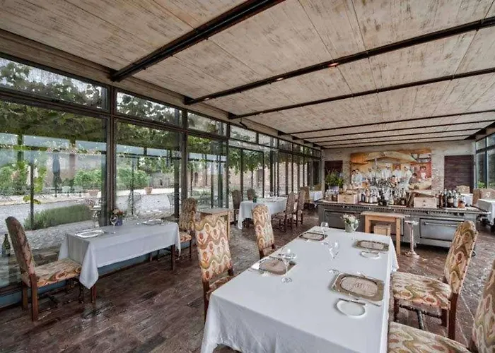 Antica Corte Pallavicina Relais Kır Evi